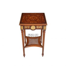 طاولة ركنية ماركتريه 