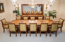 طاولة طعام كاملة مكونة من 12 كرسي + بوفيه