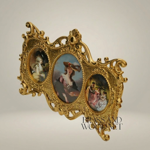 إطار صور ثلاثي بيضاوي على الطراز الباروكي بزخارف أكانثوس