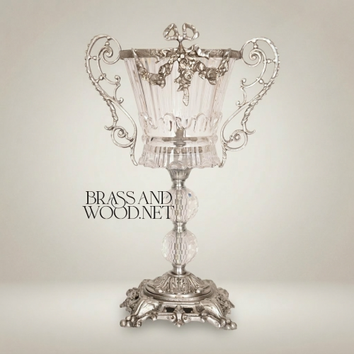 كأس فازة باروكية من الكريستال والنحاس - مقابض حلزونية وقاعدة مشغولة