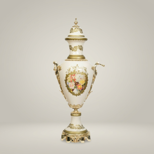 مزهرية بغطاء على طراز سيفر النيوكلاسيكي من السيراميك بلوحة زهرية وتركيبات نحاسية