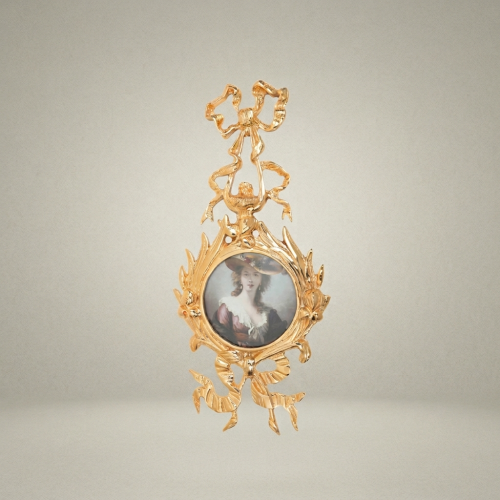 Rococo Brass Wall Frame with Bow & Acanthus Surround — Oval Portrait