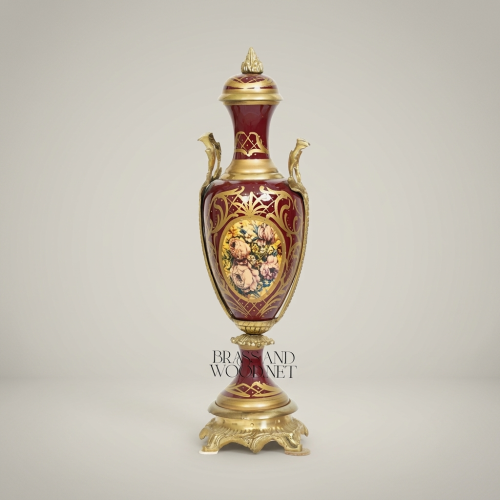 مزهرية إبريق كلاسيكية رُوكوكو من السيراميك بحوامل نحاسية وميدالية زهرية مرسومة يدوياً