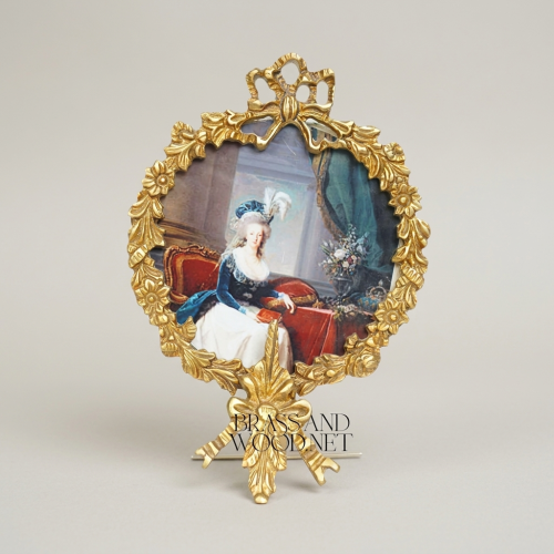 Rococo Oval Portrait Frame with Laurel Wreath & Ribbon Bow Crest