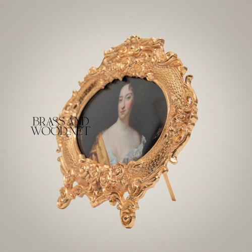 Rococo Oval and Round Miniature Portrait Frames Set of 3 with Ornate Acanthus Relief and Easel Stands Gold Front | Brass & Wood
