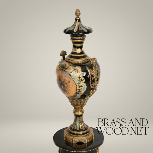 مزهرية إبريقية فيكتورية روكوكو بغطاء وميدالية زهرية مرسومة يدوياً وتركيبات أكانثوس